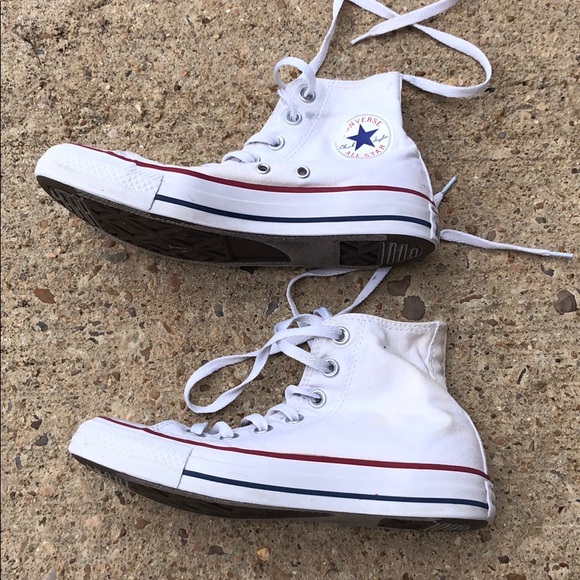 **SOLD ON M E R C A R I** white converse high tops - Picture 3 of 5